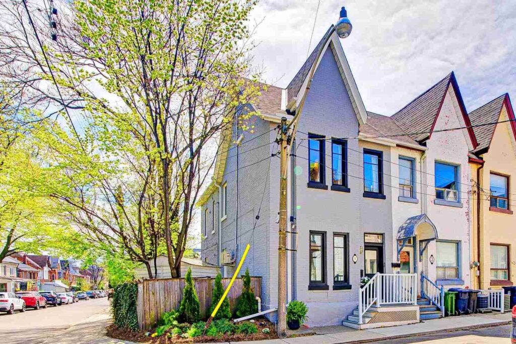 Renovated Victorian semi-detached home on a sunny corner lot in Trinity Bellwoods