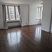 the-dorchester-150-farnham-ave-livingroom