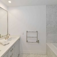 Washroom 20 Scrivener Sq 801 C5238891