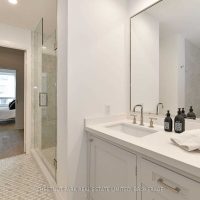 Washroom 20 Scrivener Sq 801 C5238891